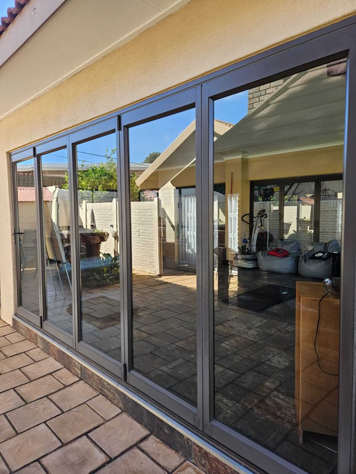 aluminium-folding-doors